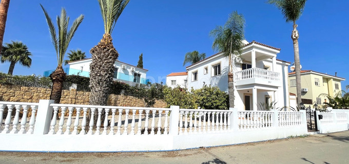 Villa in Ayia Napa zu verkaufen