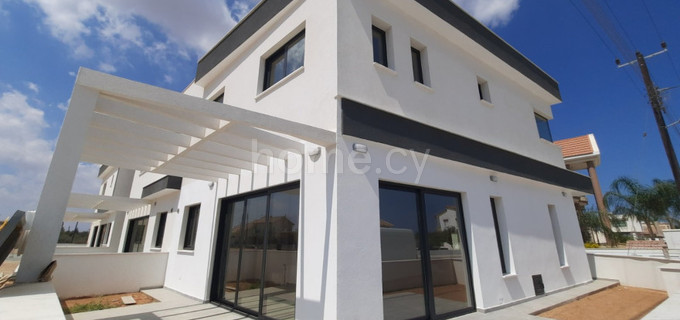 Villa a la venta en Deryneia