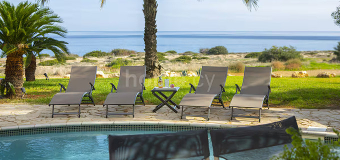 Villa for sale in Cape Greko