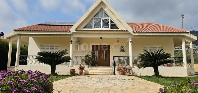 Вилла на продажу в Лимассол