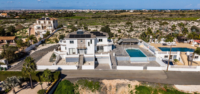 Villa for sale in Paralimni