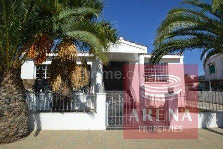 Casa a la venta en Deryneia
