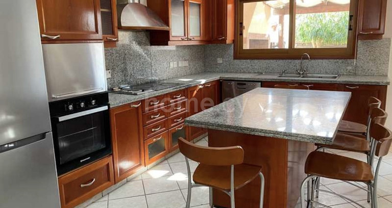 Semi-detached house to rent in Nicosia