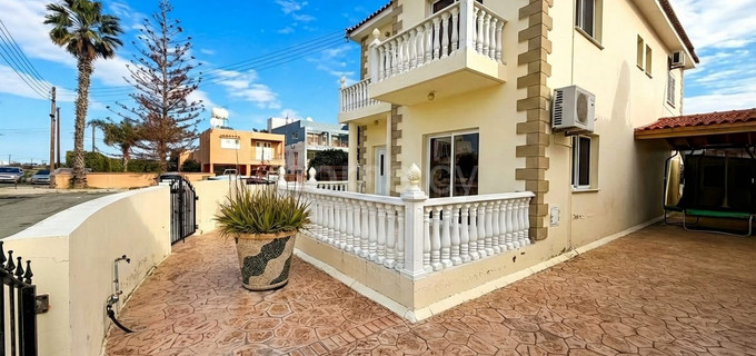 Villa for sale in Larnaca