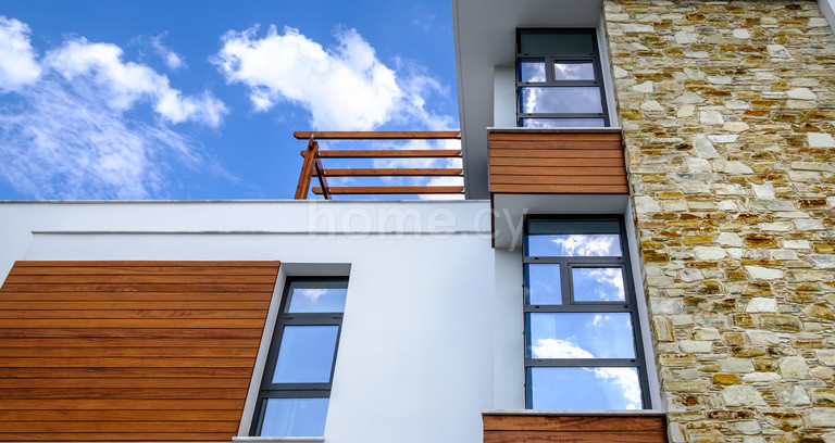 Link-detached house for sale in Larnaca