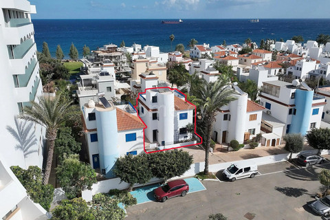 Villa for sale in Pernera