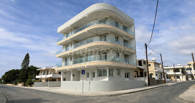 Top floor apartment for sale in Paphos