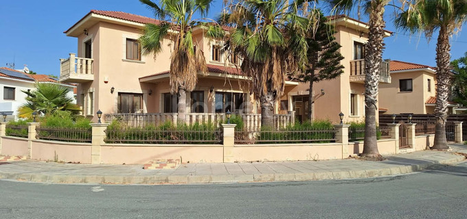 Villa for sale in Larnaca