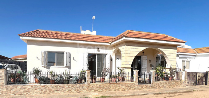 Bungalow for sale in Liopetri
