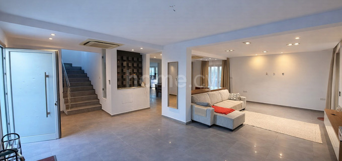 Casa semi independiente a la venta en Larnaca