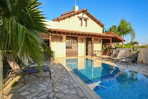 Villa to rent in Protaras