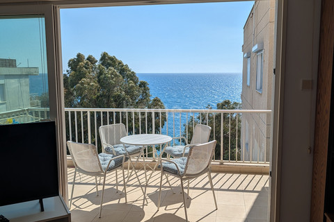 Top floor apartment to rent in Limassol