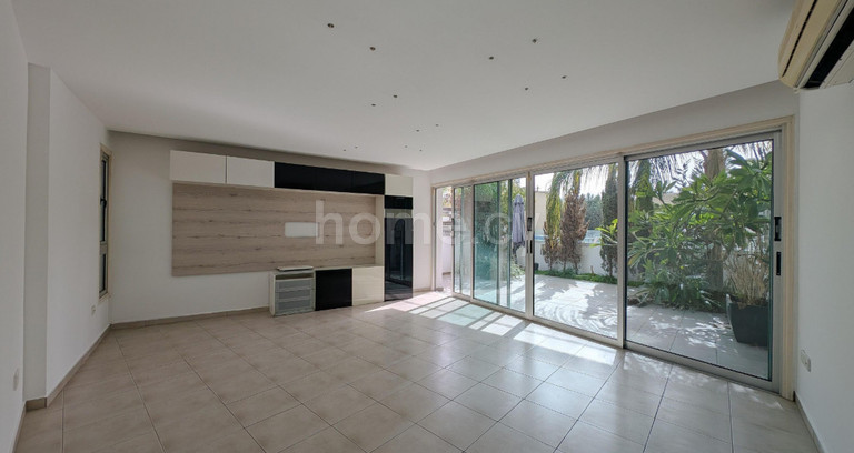 Ground floor apartment for sale in Larnaca