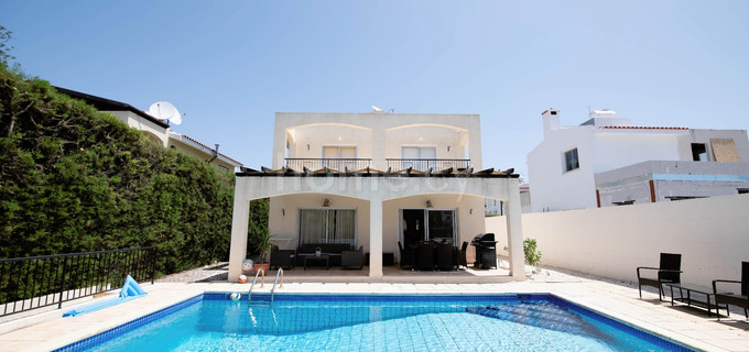 Villa para alquilar en Peyia