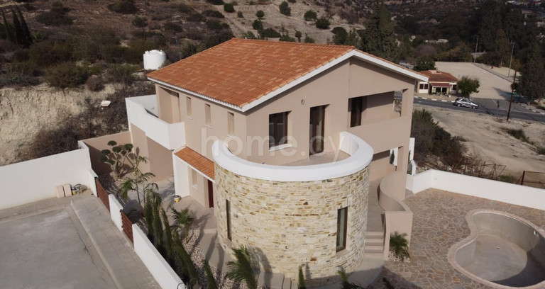 Villa for sale in Larnaca