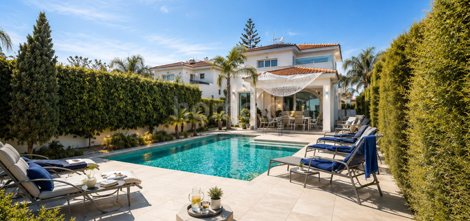 Villa a la venta en Ayia Thekla