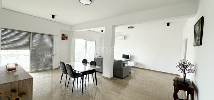 Appartement au dernier étage à louer à Germasogeia