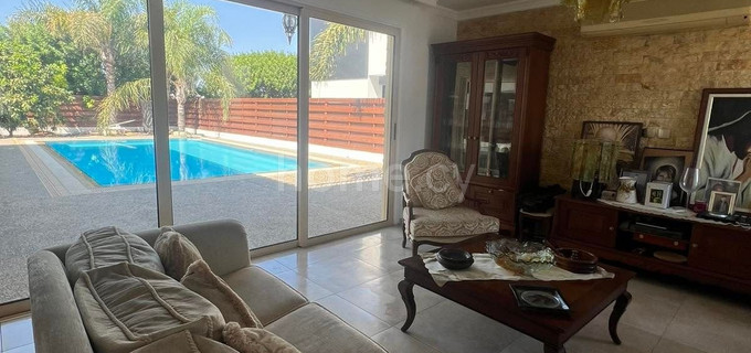 Villa in Nicosia zu verkaufen