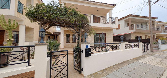 Villa in Nicosia zu verkaufen