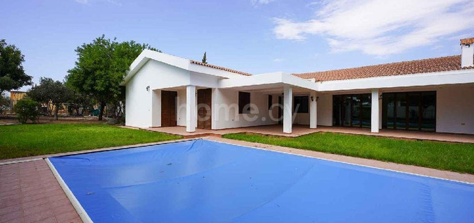 Villa in Nicosia zu verkaufen