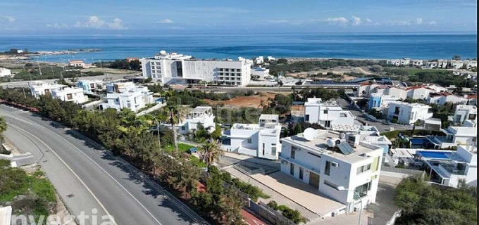 Villa for sale in Cape Greko