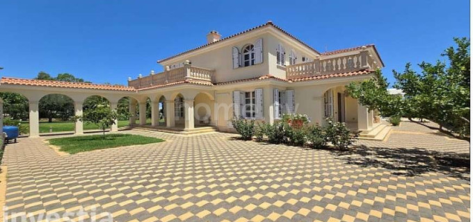 Villa for sale in Cape Greko