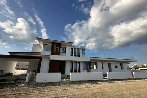 Villa for sale in Larnaca