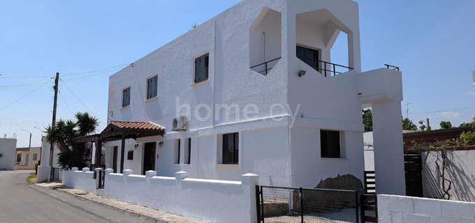 Villa a la venta en Deryneia