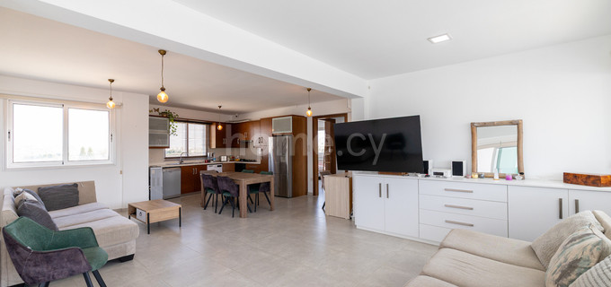 Apartament typu penthouse na sprzedaż w Larnaca
