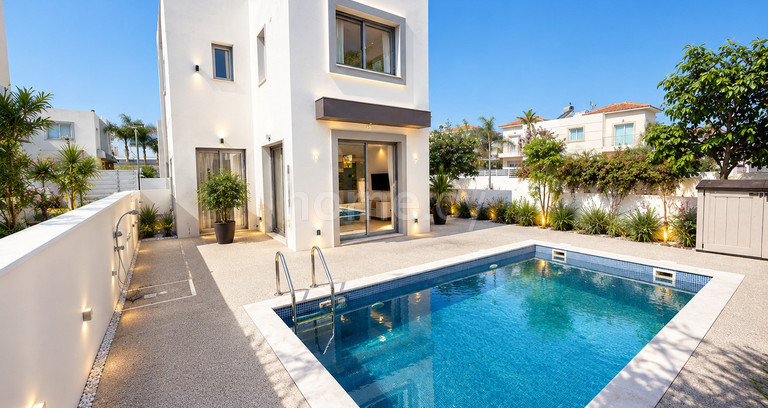 Villa for sale in Ayia Triada
