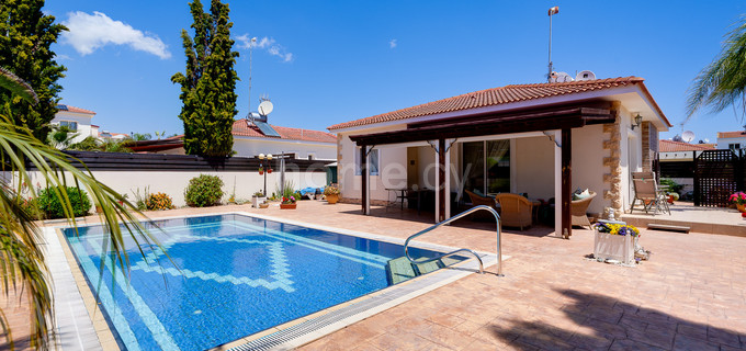 Bungalow for sale in Ayia Thekla