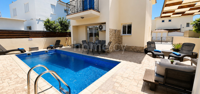 Villa for sale in Pernera