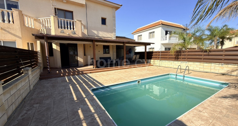 Link-detached house for sale in Liopetri