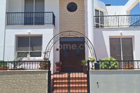 Villa to rent in Larnaca