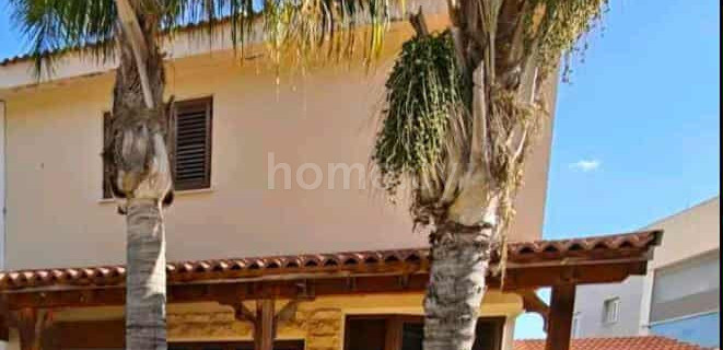 Semi-detached house to rent in Nicosia