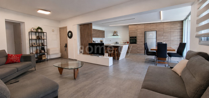 Top floor apartment to rent in Larnaca