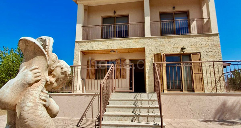 Villa to rent in Limassol