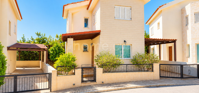 Villa to rent in Ayia Triada