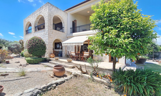Villa in Paphos zu verkaufen