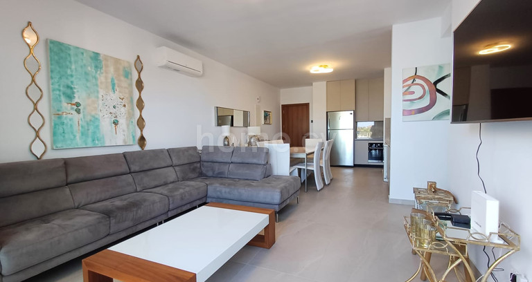 Top floor apartment to rent in Larnaca