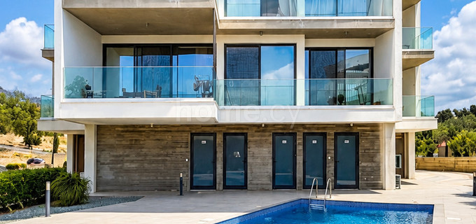 Top floor apartment to rent in Paphos