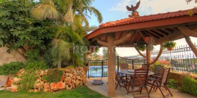 Villa to rent in Limassol