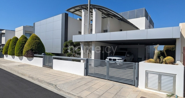 Villa to rent in Limassol