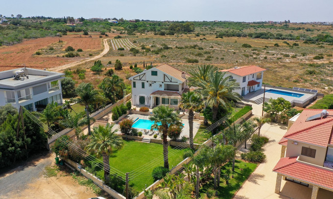 Villa till salu i Pernera