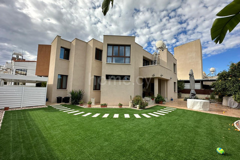 Villa for sale in Larnaca