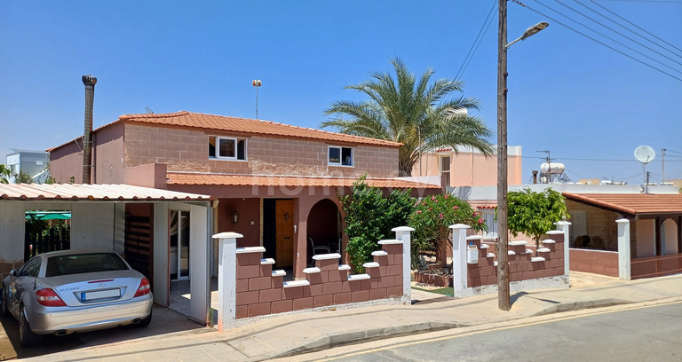 Villa for sale in Larnaca