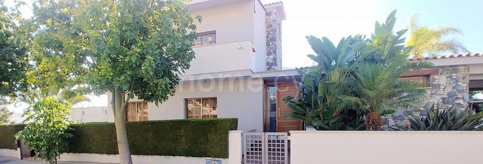 Villa to rent in Limassol