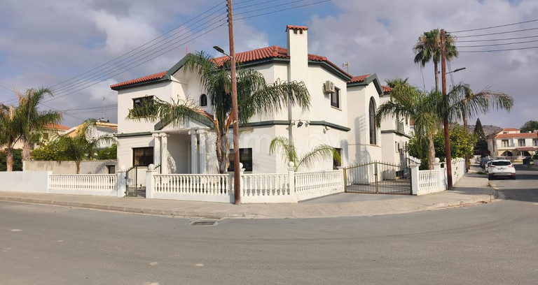 Villa for sale in Larnaca