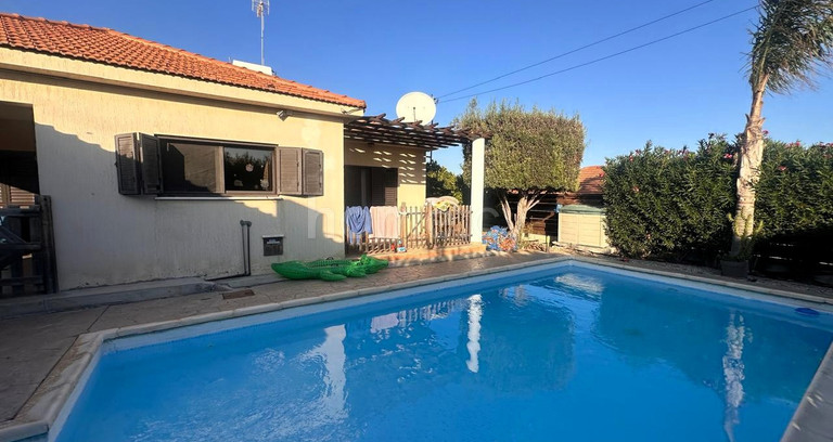 Bungalow for sale in Limassol