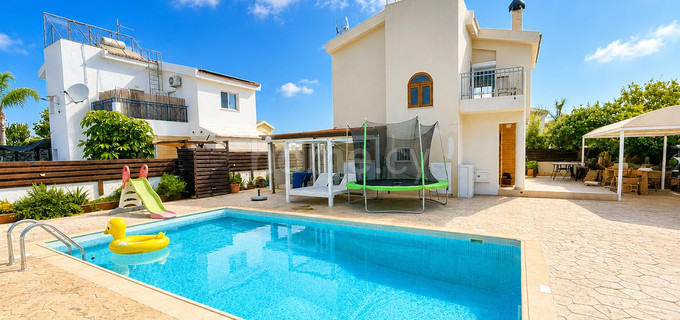 Haus in Ayia Thekla zu verkaufen
